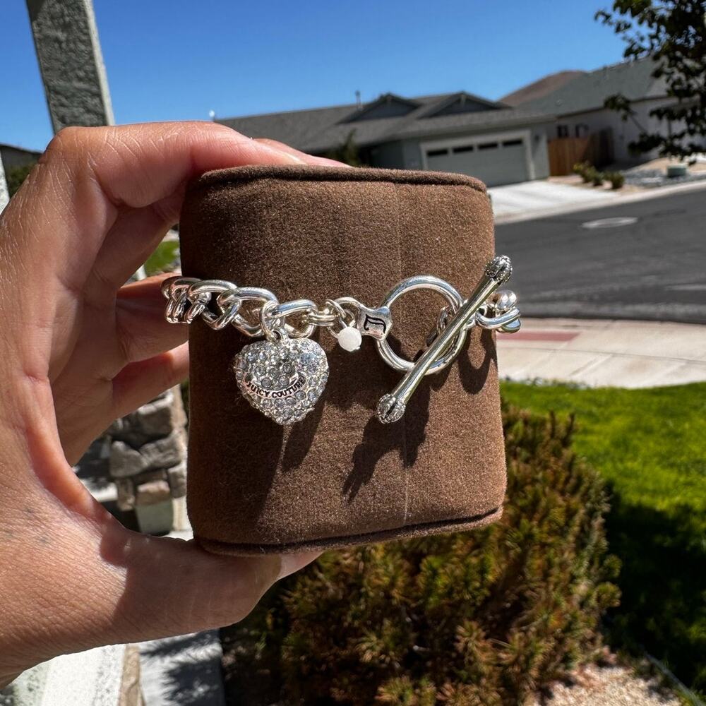 Classic Juicy Couture Crystal puffy Heart Charm Toggle Bracelet silver tone 2020